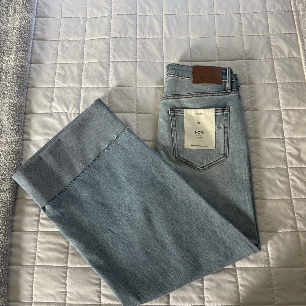 Women's Straight Leg Jeans in Light Blue